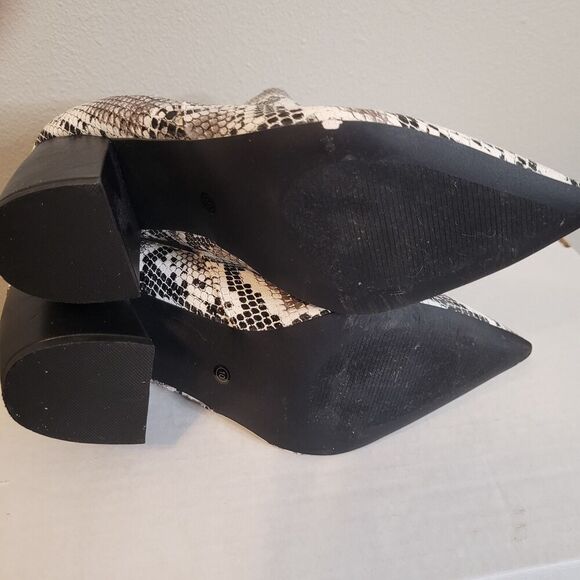 Lulus Snakeskin Chelsea Ankle Boots Women's 10 Booties 3" Heel Elastic Ankle - Picture 7 of 8